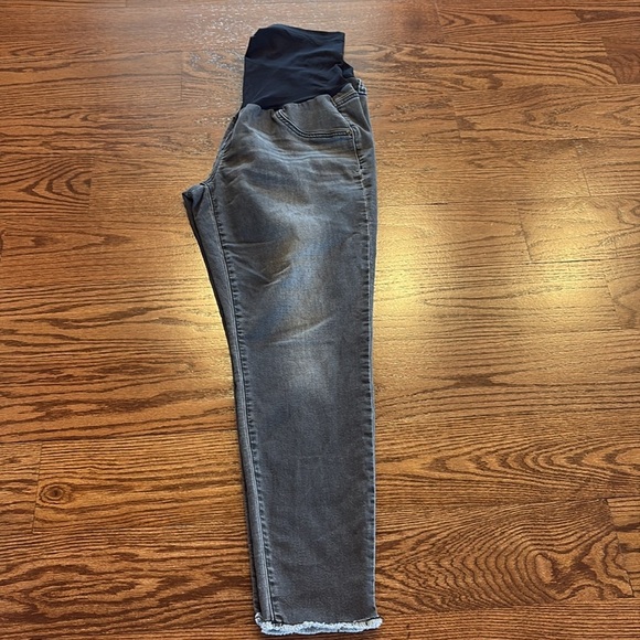 a:glow maternity crop Jeggings distressed gray Stretchy back pockets 16 - Picture 7 of 8